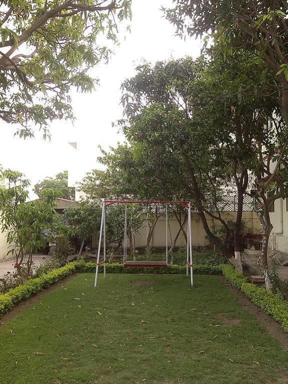 רישיקש Amraai Homestay מראה חיצוני תמונה